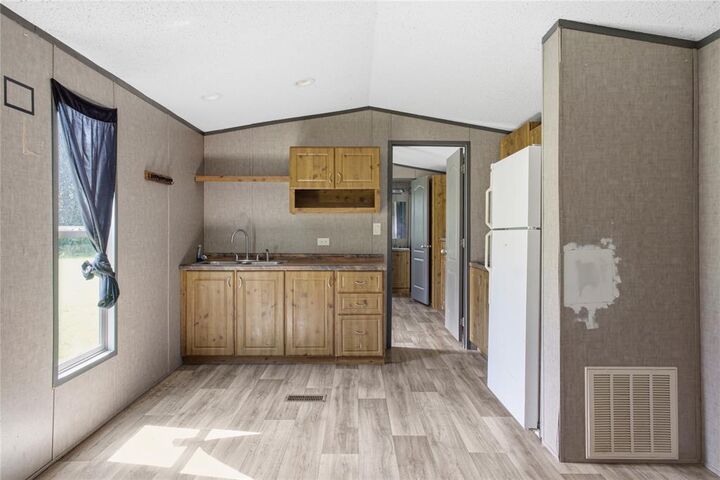 Property Photo:  740 E Marshall Avenue  TX 75432 