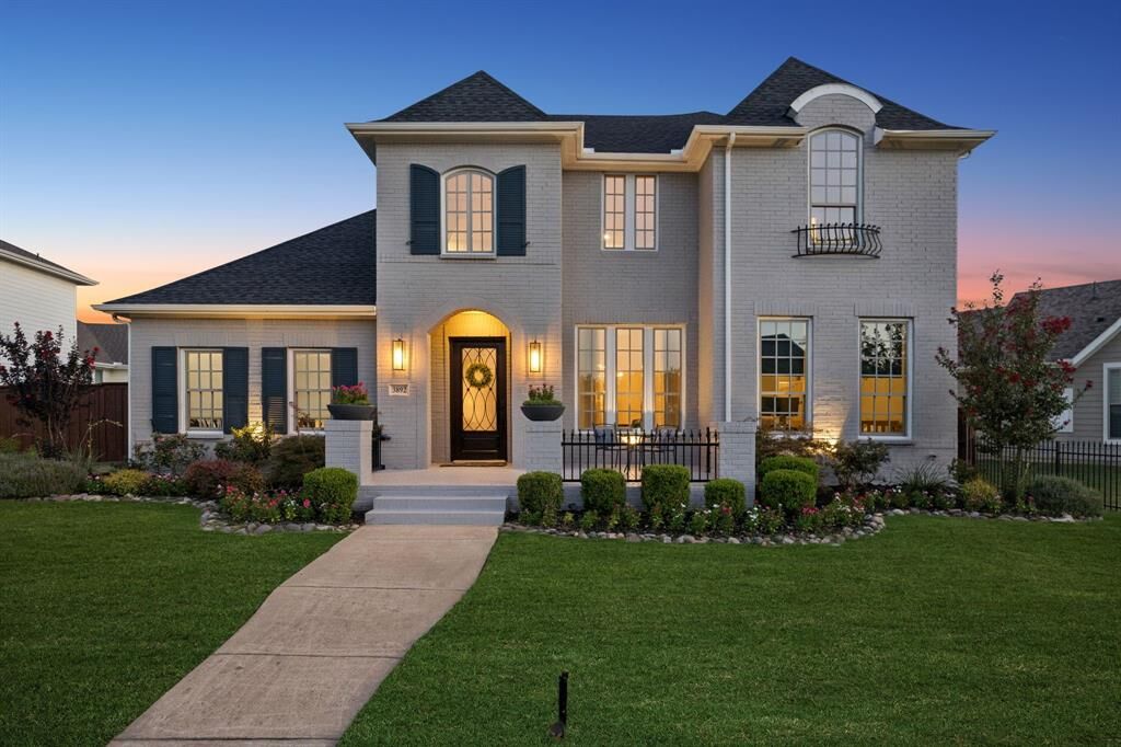 Property Photo: 3892 Rittenhouse Street TX 75034