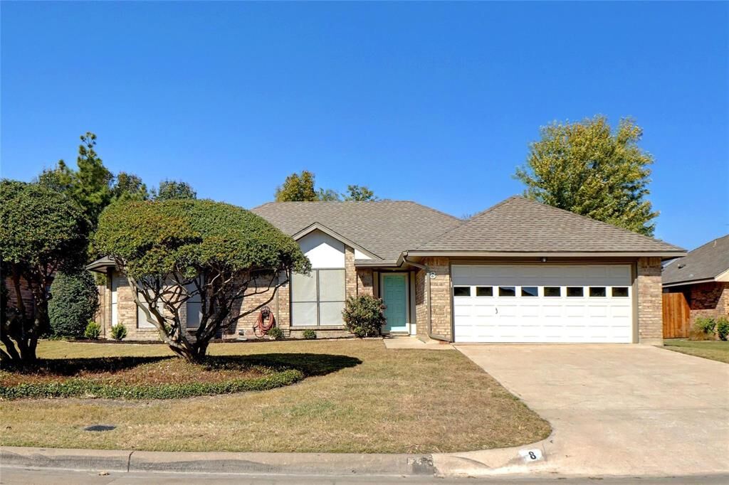 Property Photo: 8 Salida Drive TX 76262