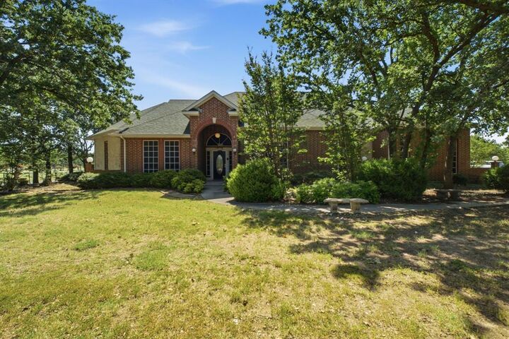 Property Photo: 9439 Saint Johns Court TX 76258