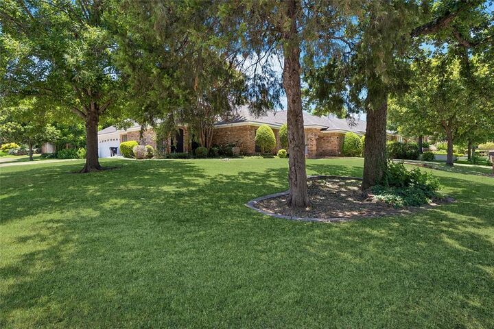 Property Photo:  6600 Canalview Drive  TX 76016 