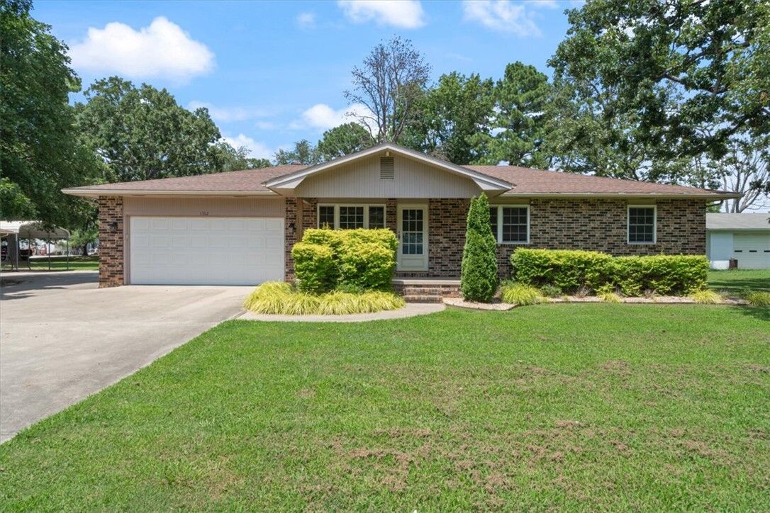 Property Photo:  1362 Elm Springs Road  AR 72762 