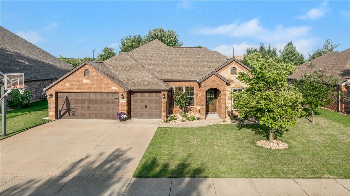 Property Photo:  4103 SW Hollowbrook Street  AR 72713 