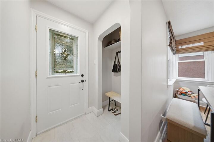 Property Photo:  166 Bond Street  ON N5C 3B1 