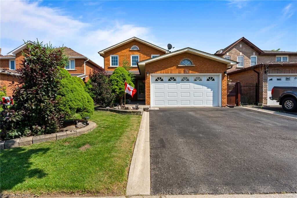 Property Photo: 8 Cochrane Avenue ON L6Z 4J4