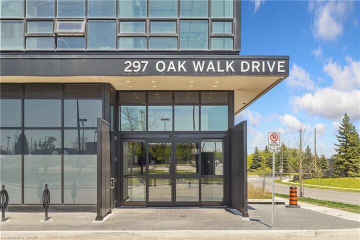 Property Photo:  297 Oak Walk Drive 1605  ON L6H 3R6 