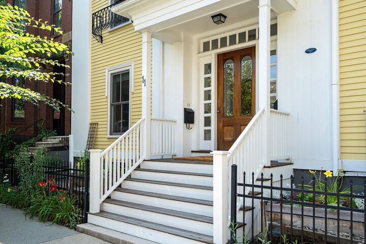 Property Photo:  11 Magazine B  MA 02139 