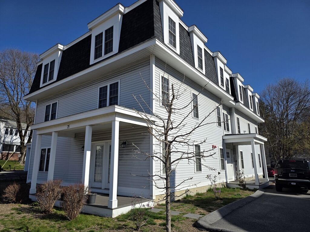 Property Photo:  75 Merriam Ave 3  MA 01453 