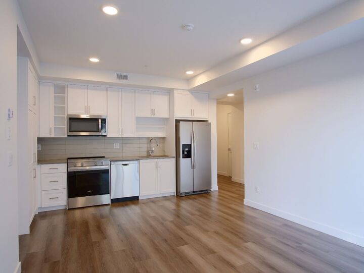 Property Photo:  3107 Warren Street 217  AB T3B 0M2 
