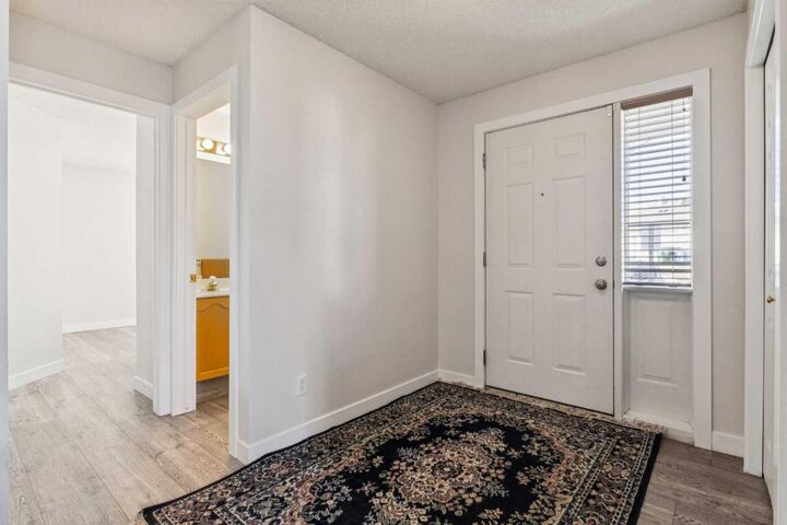 Property Photo: 7171 Coach Hill Road SW 3105 AB T3H 3R7