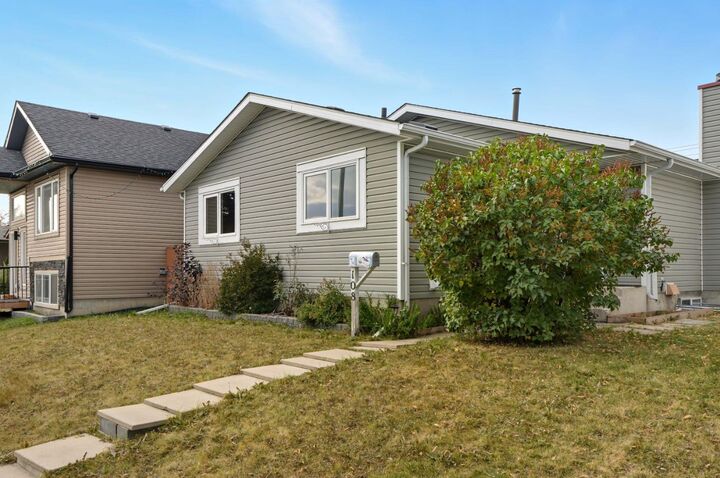 Property Photo: 108 Falchurch Crescent NE AB T3J 1K1