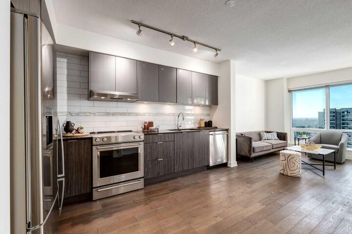 Property Photo: 930 6 Avenue SW 3007 AB T2P 1J3