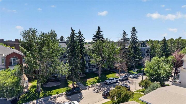 Property Photo: 617 56 Avenue SW 409 AB T2V 0G9