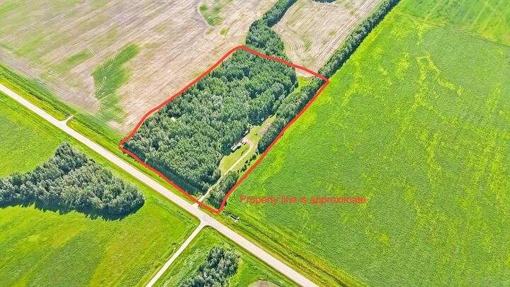 Property Photo: 70280 Highway 747 AB T0H 3H0