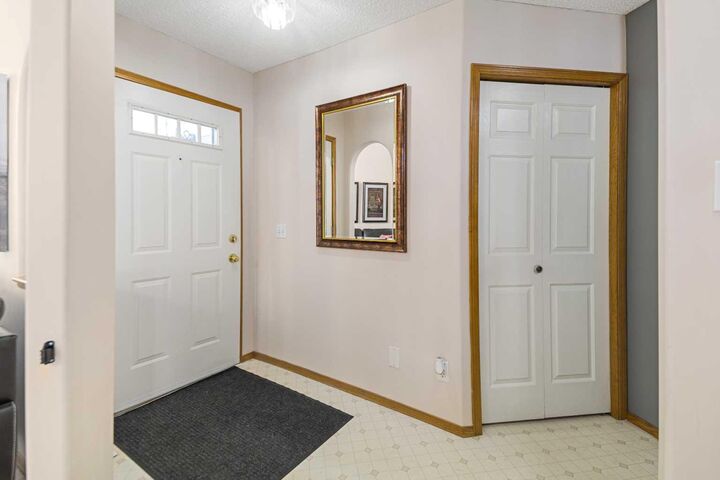 Property Photo:  160 Douglas Ridge Green SE  AB T2Z 2T3 