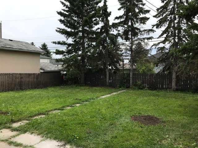 Property Photo:  2715 14 Avenue SE  AB T2A 0J7 