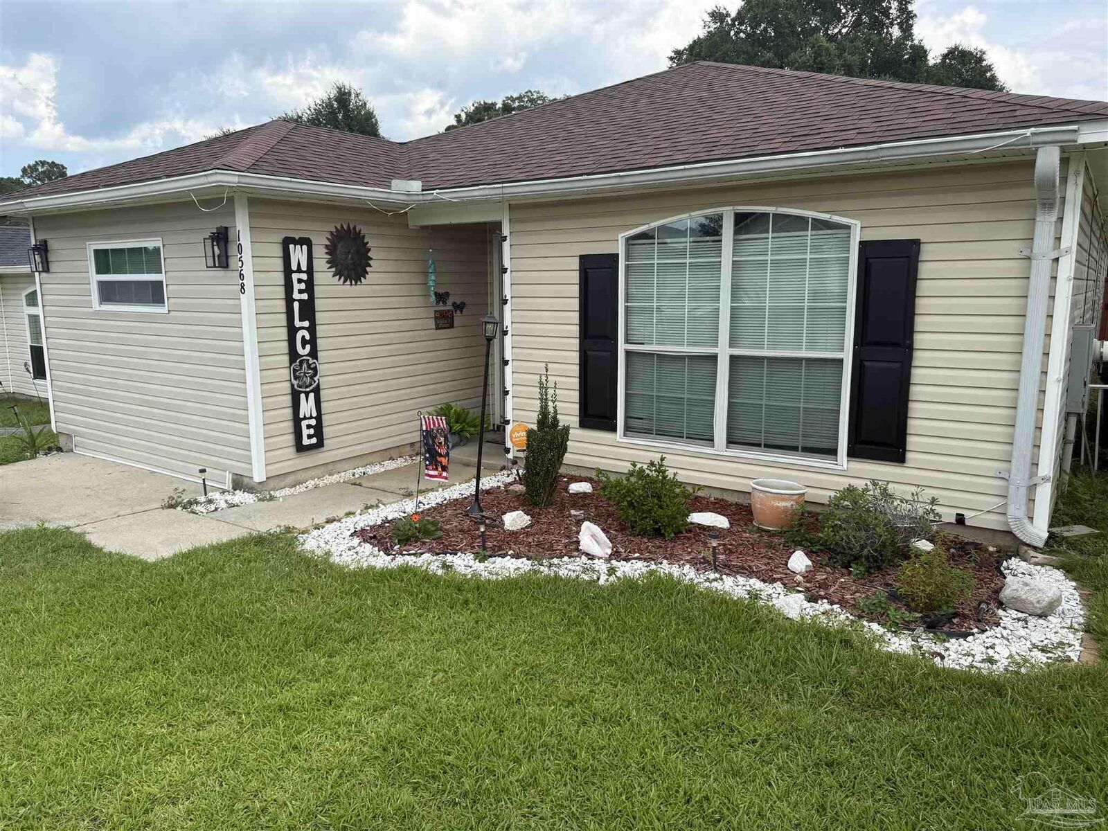 Property Photo: 10568 Wilderness Ln FL 32534