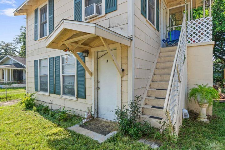 Property Photo: 4210 Gaffney St FL 32505