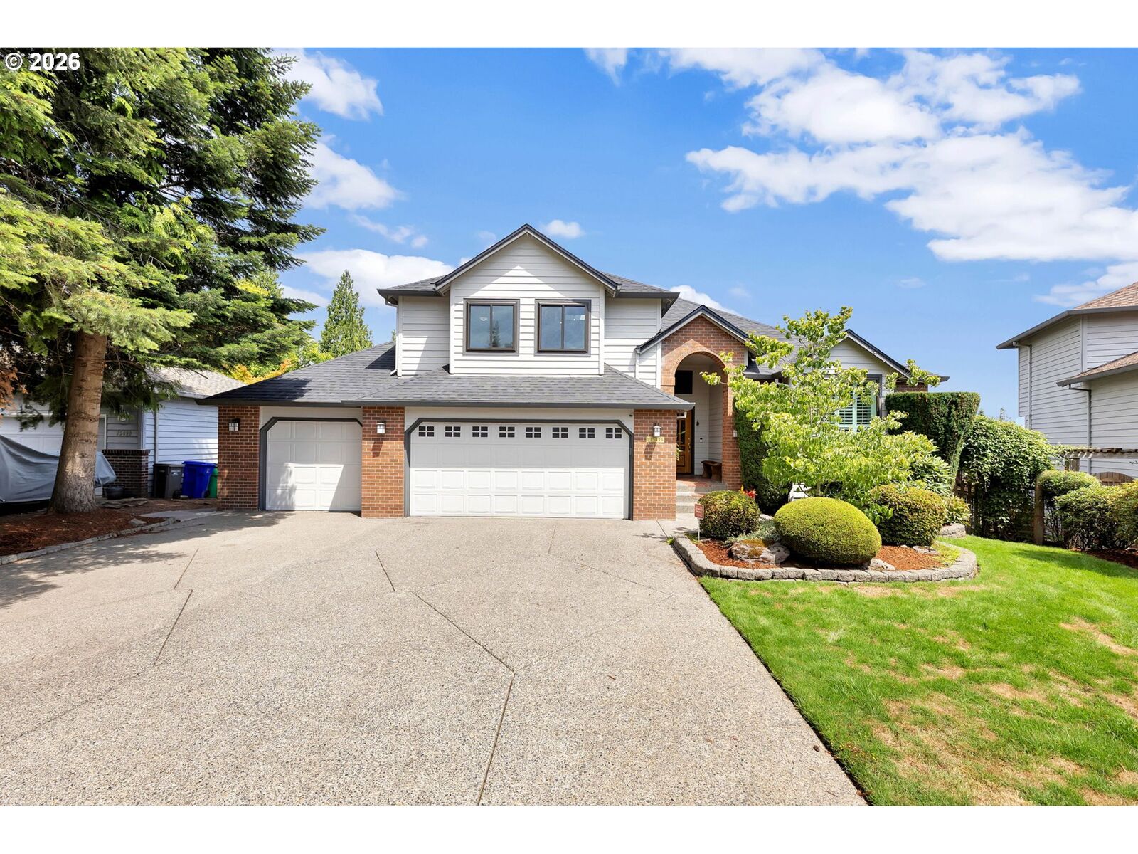 Property Photo: 15435 NE Siskiyou St OR 97230