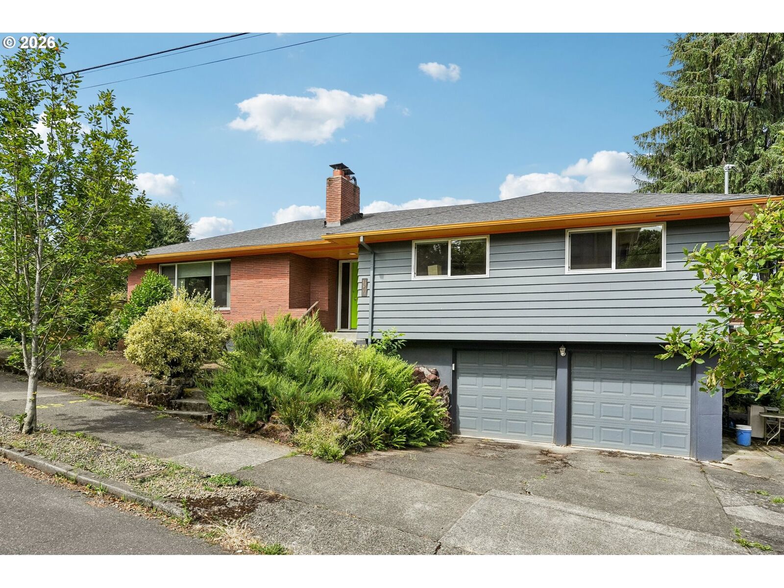 Property Photo: 727 SE 54th Ave OR 97215