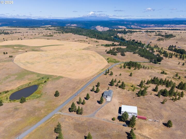 Property Photo:  180 Hartland Rd  WA 98635 