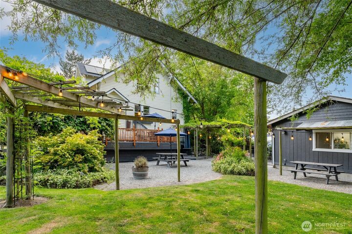 Property Photo:  21895  Cedardale Road  WA 98274 