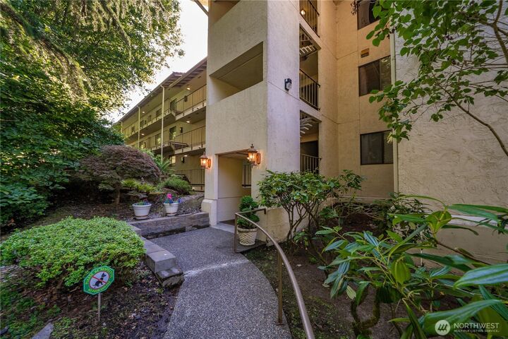 Property Photo:  28313  Redondo Way S 209  WA 98198 