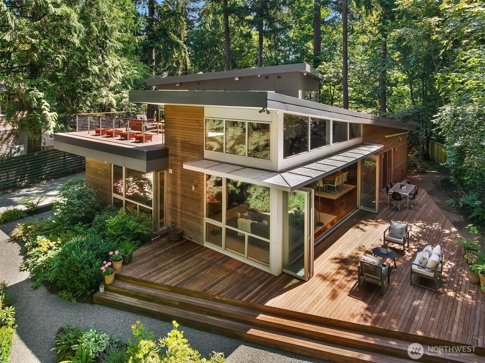 Property Photo:  2716  107th Avenue SE  WA 98004 