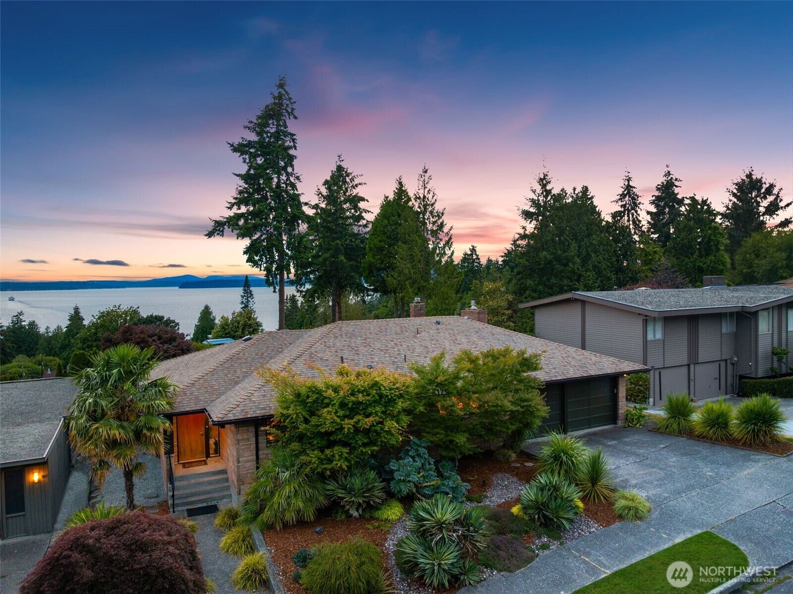 Property Photo:  8731  Fauntlee Crest  SW  WA 98136 