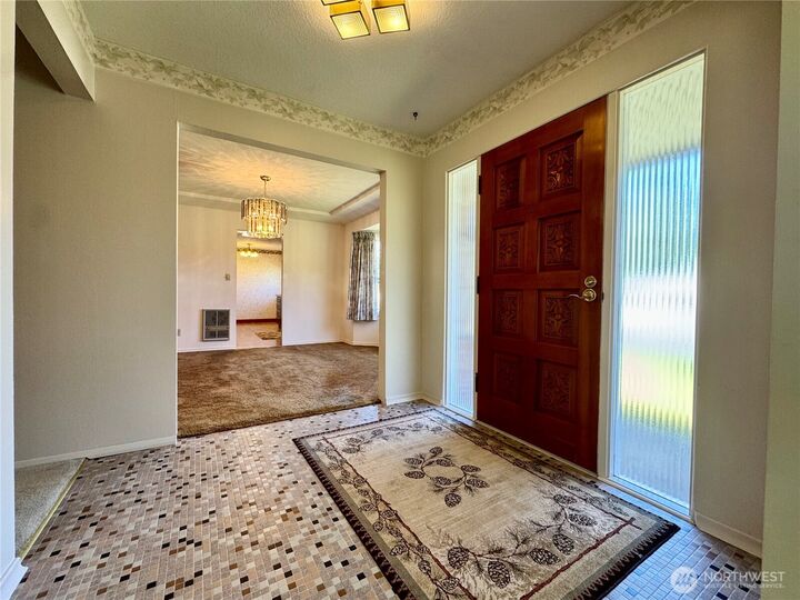 Property Photo: 102 Laurel Place WA 98632