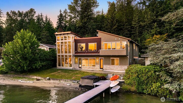 Property Photo:  2076  Dellesta Drive  WA 98226 