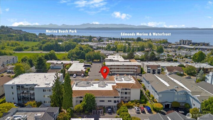 Property Photo:  233  3rd Avenue S 203  WA 98020 