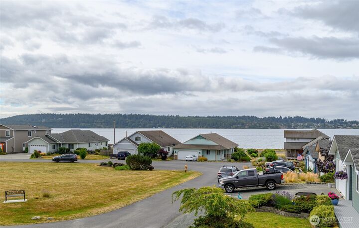 Property Photo:  1086  Landing Circle  WA 98277 