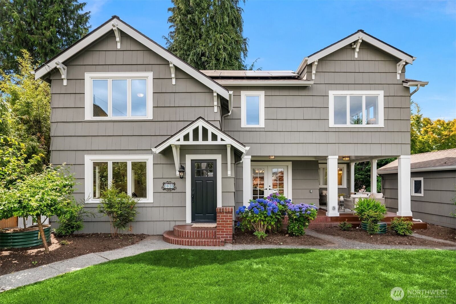 Property Photo: 3435 Walnut Avenue SW WA 98116