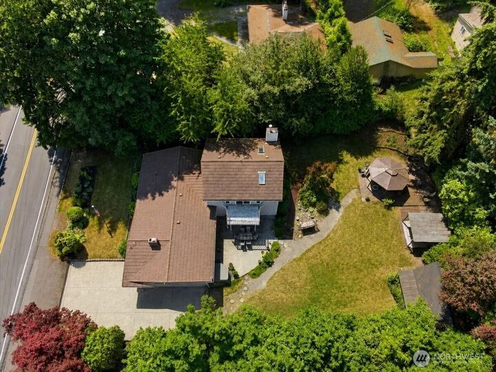 Property Photo: 15621 84th Avenue NE WA 98028