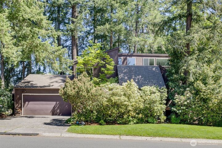 Property Photo:  3068  169th Avenue NE  WA 98008 