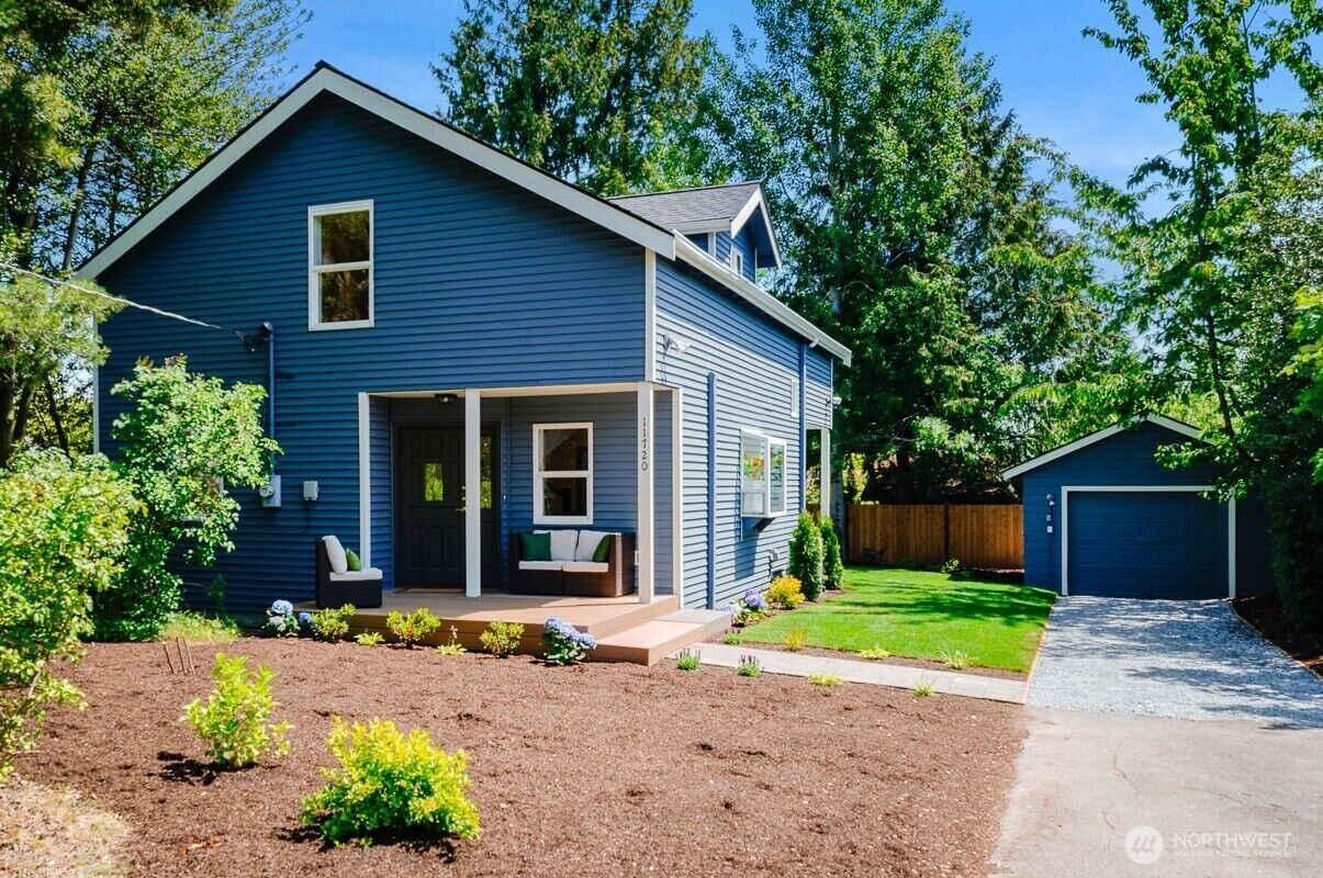 Property Photo:  11720  Evanston Avenue N  WA 98133 