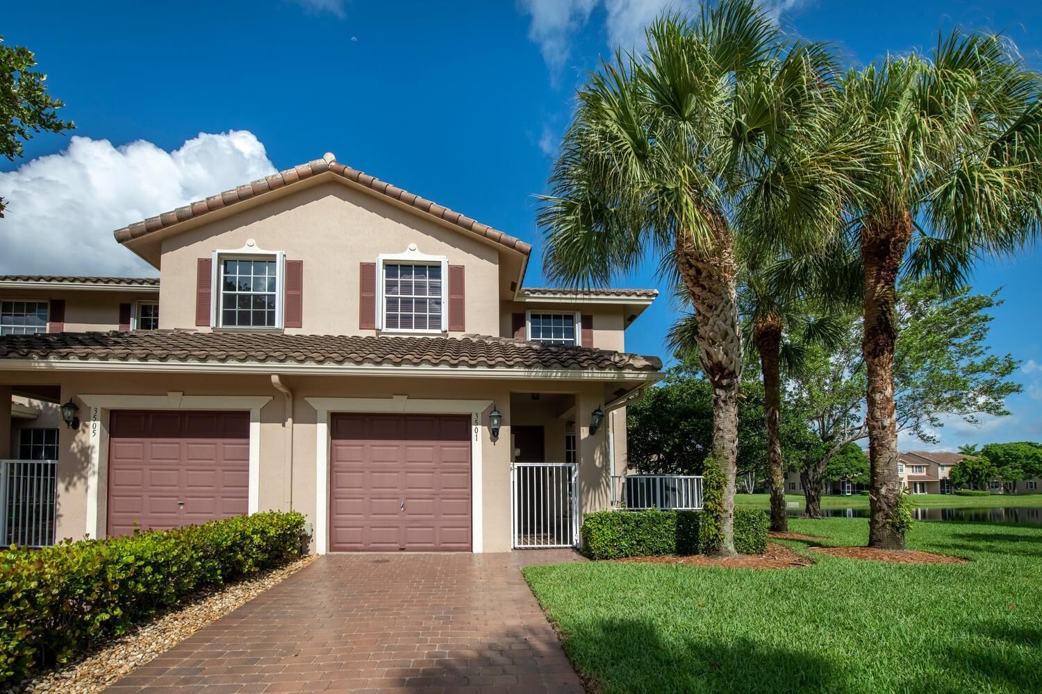 Property Photo: 3501 Lakeside Drive FL 33328