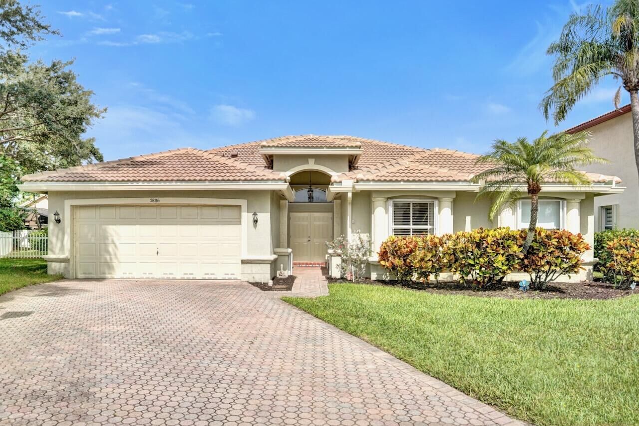Property Photo:  5886 Bay Hill Circle  FL 33463 