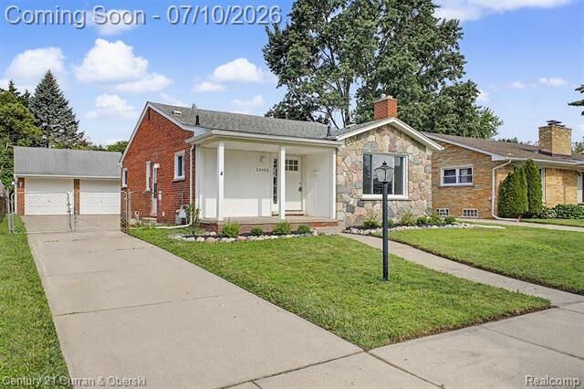 Property Photo:  14405 Fenton  MI 48239 