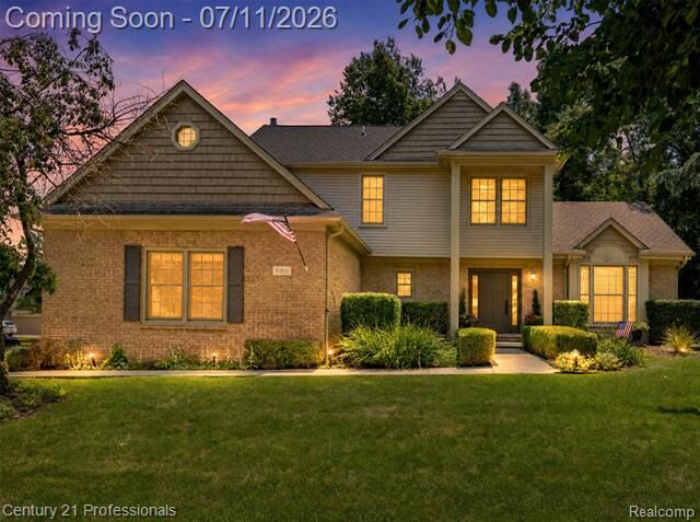 Property Photo:  689 Woodfield Way  MI 48307 