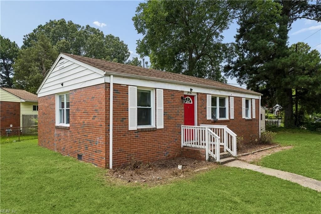 Property Photo:  2916 Berkley Ave  VA 23325 