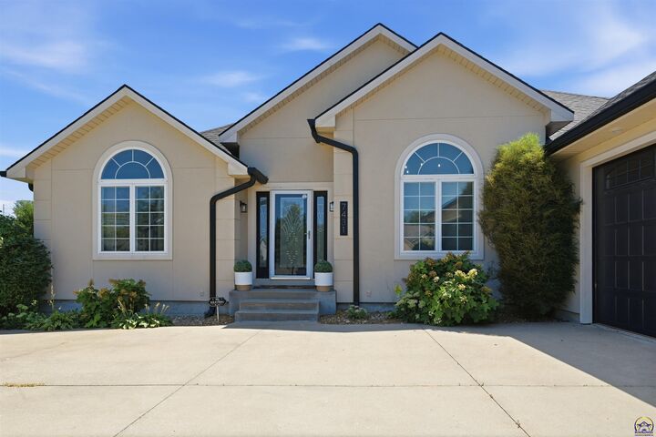 Property Photo: 7431 SW Arthurs Rd KS 66610