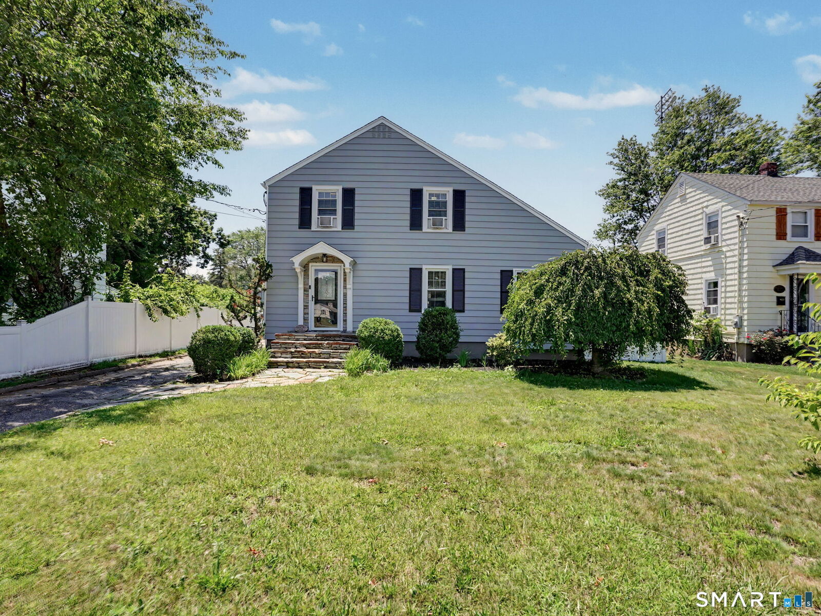 Property Photo:  43 Glendale Road  CT 06614 