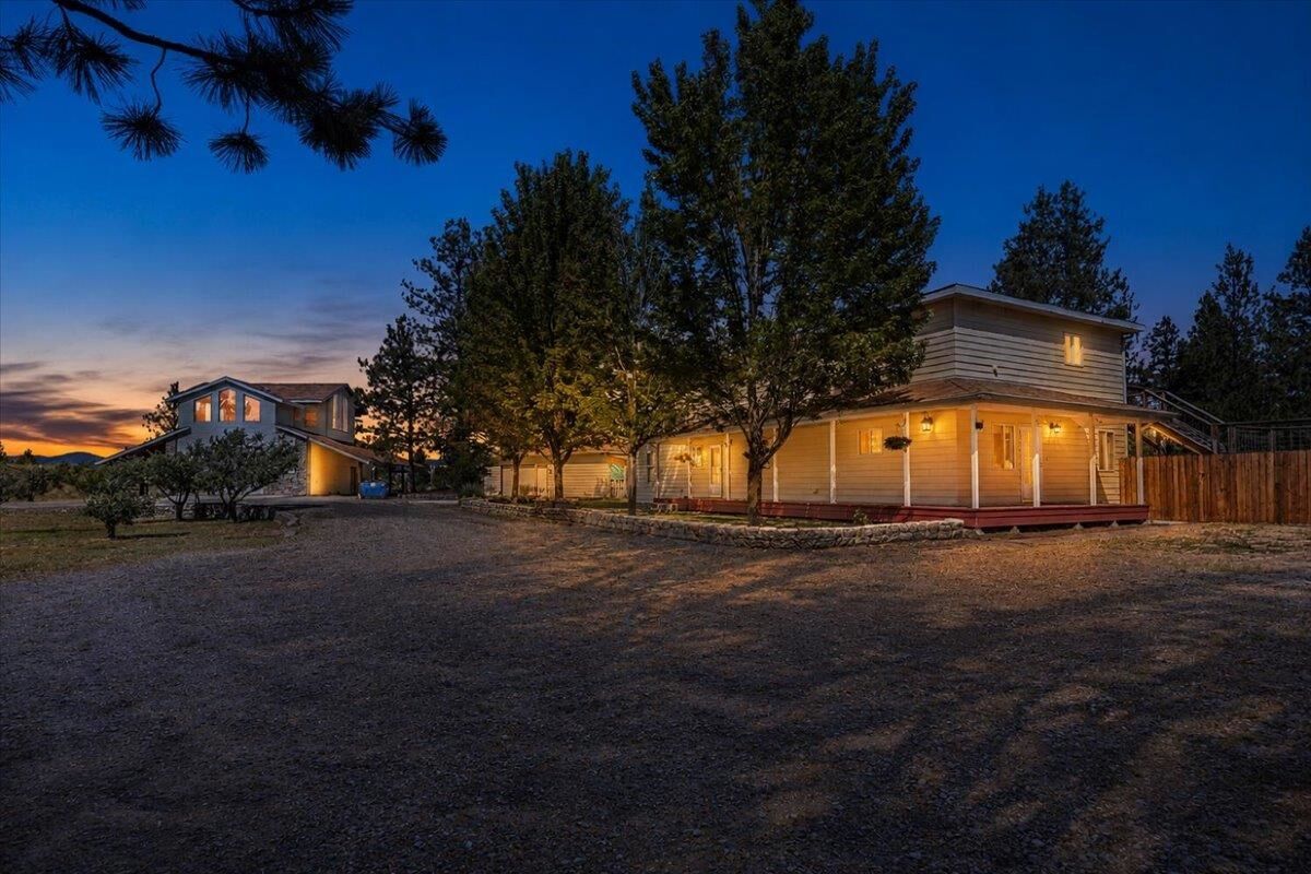 Property Photo:  40291 E Cayuse Cove Rd  WA 99122 