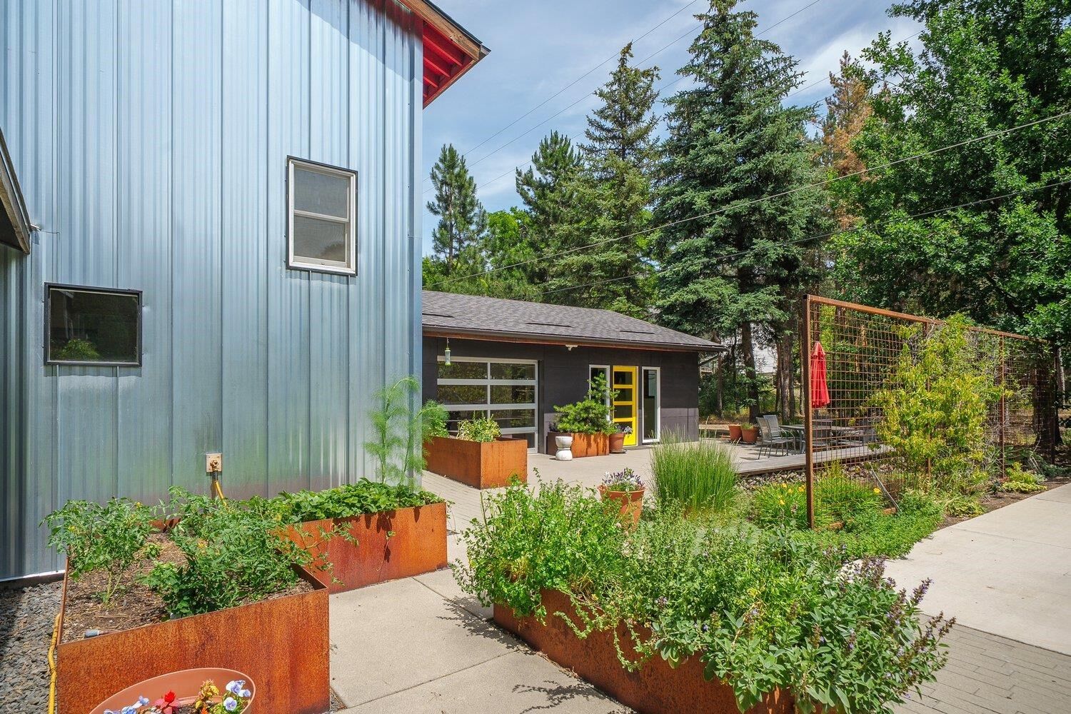 Property Photo:  2124 W 15th Ave  WA 99224 