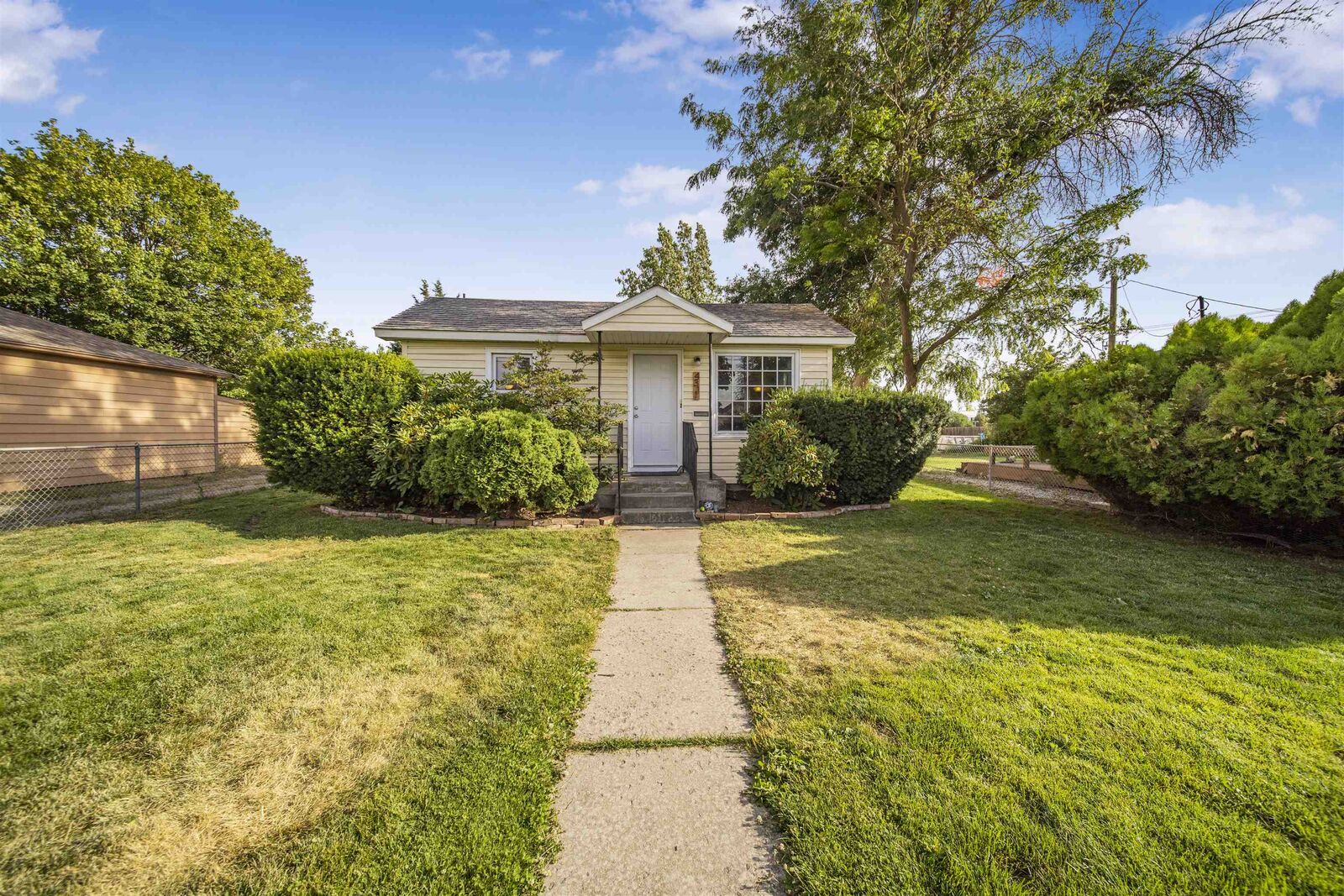 Property Photo: 4311 W Everett Ave WA 99205