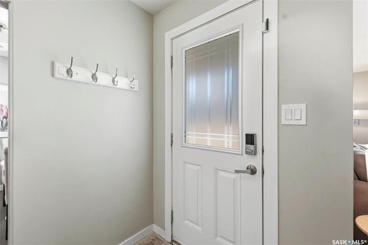 Property Photo:  2221 Munroe Avenue S  SK S7J 1S2 