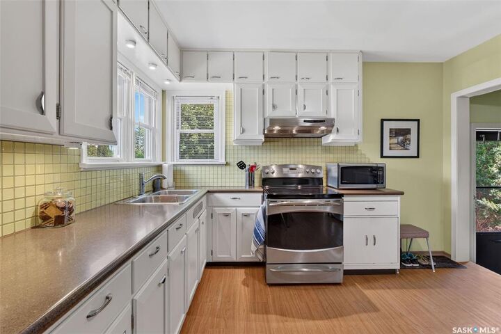 Property Photo: 673 8th Street E SK S6V 0W8