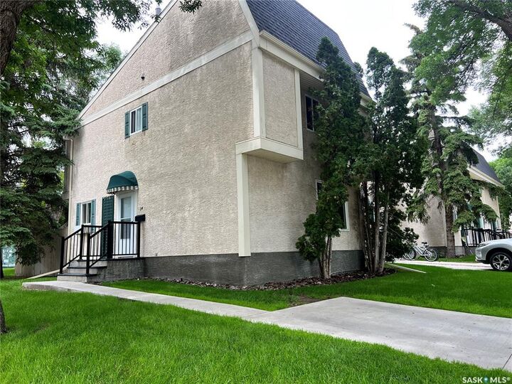 Property Photo: 34 Killarney Way SK S4S 6X8
